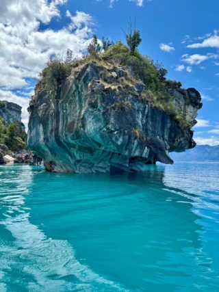 Nada mejor que viajar en buenas manos ☺️
Un viaje no siempre son solo vacaciones… Muchas veces es un sueño por cumplir, una meta personal 💪🏻En cada viaje, ponemos el mismo cuidado como si fuera el nuestro. Porque sabemos que cuando todo sale bien, los recuerdos duran para siempre ❤️Por eso, vivir una buena experiencia no es un detalle: es fundamental.Nuestro destinos:📍 Salar de Uyuni Vía San Pedro: 1 opción única📍 Rapa Nui: 4 opciones increíbles📍 Torres del Paine: 7 opciones espectaculares📍 Huilo Huilo y Termas Geométricas: 3 opciones relajantes📍 Carretera Austral: 4 opciones de aventura📍 San Pedro de Atacama: 4 opciones inolvidables📍 Tierra del Fuego: 3 opciones fascinantes📍 Puerto Varas + Chiloé: 4 alternativas maravillosas📍 Valle del Elqui, La Serena e Isla Damas: 3 increíbles programas📍 Pucón, Villarrica y Alrrededores: 4 opciones de aventura📍 Melipeuco, Sollipulli, Sierra Nevada y Conguillio: 1 épica odisea📍Región Del Maule: 6 alternativas Primavera, Verano, invierno💳 Formas de Pago:- WebPay.cl / Tarjeta de Crédito o Débito- Transferencia Bancaria- Crédito Directo¡Comenta o mándanos un DM para más información y escoge el programa que mejor se adapte a tus sueños de viaje! 🌟📩También puedes llamarnos para recibir asesoramiento personalizado en línea. 📞💬Consultas, reservas y más:🌐 Sitio web: www.elracoexperience.com📧 Correo: reservaselracoexperience@gmail.com📱 WhatsApp: +56978296739🇨🇱 Sernatur registro: 69766No olvides revisar nuestras historias destacadas y nuestro feed para más inspiración. 😎 Gracias a todos los viajeros por compartir sus fotos, videos y comentarios sobre sus experiencias con nosotros. 💖¡Viajar en buenas manos se nota! ¡Únete a la aventura segura con nosotros! 🌍✈️#rapanui🗿 #Isladepascua #Laserena #Torresdelpaine #Carreteraaustral