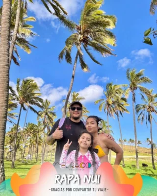🌺@ttamarana,  @ctapidalgo_  y su pequeña vivieron una experiencia inolvidable en la mágica isla 🗿✨Durante su viaje recorrieron algunos de los lugares más importantes y sorprendentes de la isla, conectando con la energía, la historia y el poderoso maná que envuelve cada rincón de este destino único en el mundo 🌊🌿Entre amaneceres, moáis, paisajes volcánicos y momentos en familia, fueron creando recuerdos que quedarán para siempre en sus corazones 💚Gracias por confiar en para ser parte de esta aventura tan especial 🫂#RapaNui #IslaDePascua #ViajaConElRaco #Chile #FamiliasViajeras